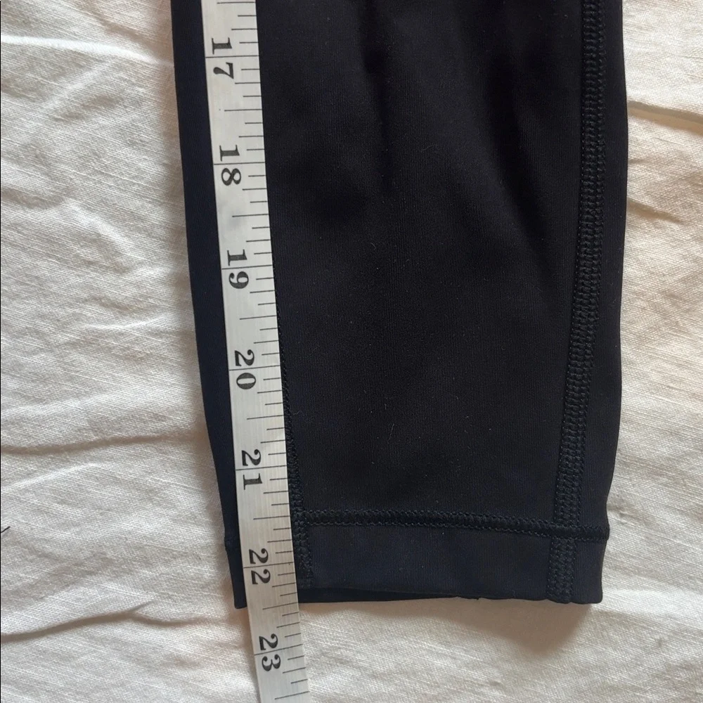 Athleta Ultimate Stash Pocket 7/8 Tight, XS - Picture 11 of 11